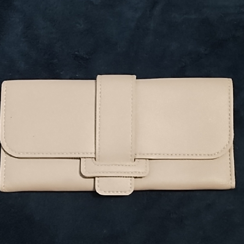 Elegant Cream Women's Clutch